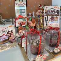 A Christmas Wonderland at TK Bakery! 🎄