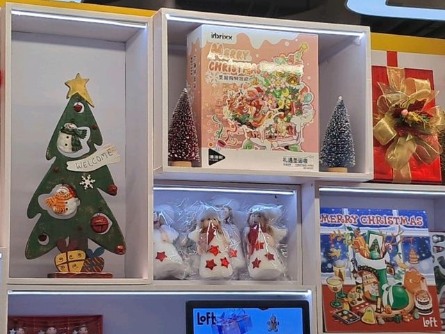 Discover Festive Delights and fimd Xmas gift at Loft ICONSIAM