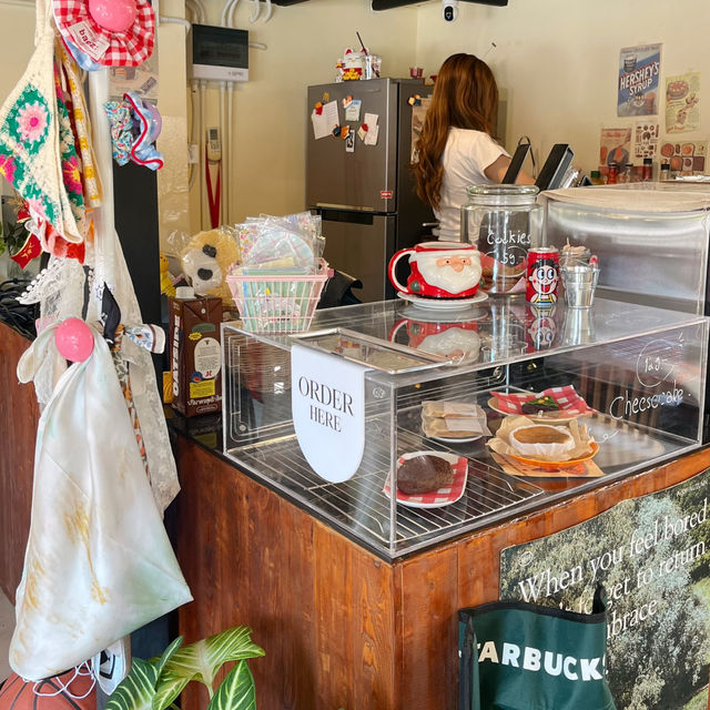 คาเฟ่เปิดใหม่บางแสน  𝗪𝗼𝗼𝗱𝗸𝗼𝗳𝘁 🛖🪵