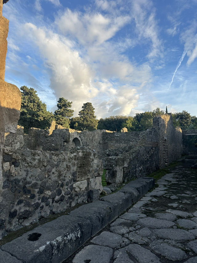 화산재에 덮인 채 멈춰버린 도시, 폼페이 🇮🇹🏛️