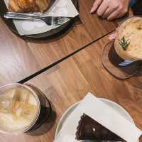 ร้านกาแฟลับ Piccolo vicolo cafe’ • ราชเทวี  ☕️