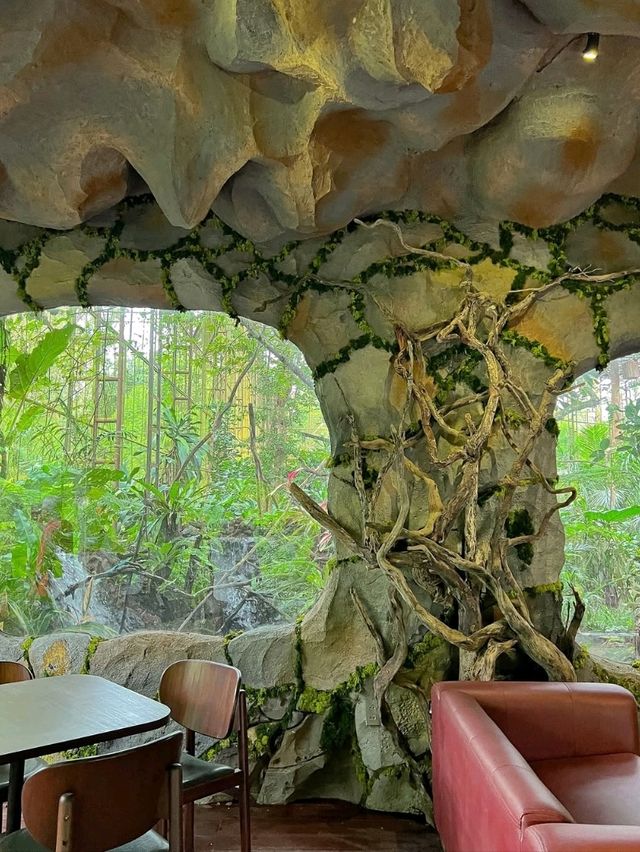 rain forest Cafe in the Hill