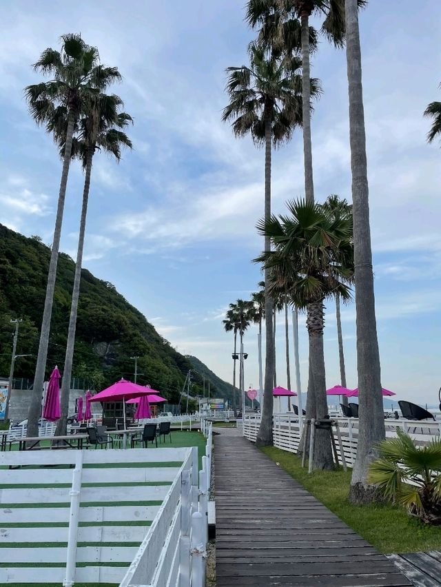 【すっかりお馴染み、AWAJIの巨大オブジェ】