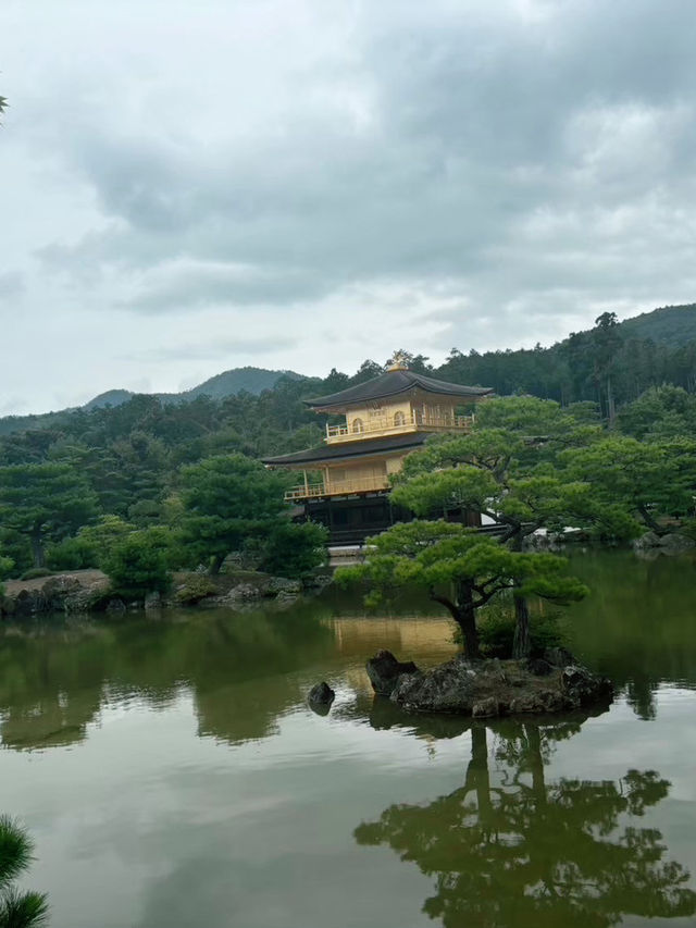 金閣寺：人多但美的讓人不想離開！