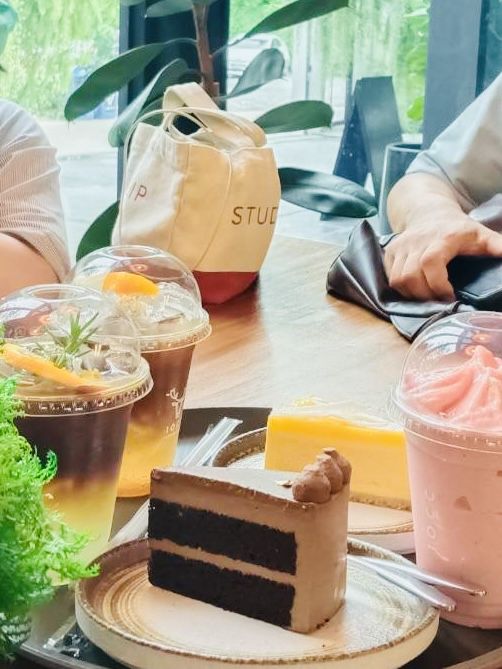 10CC Coffee & Co. – บรรยากาศหมอกฟุ้งๆ ห้ามพลาด