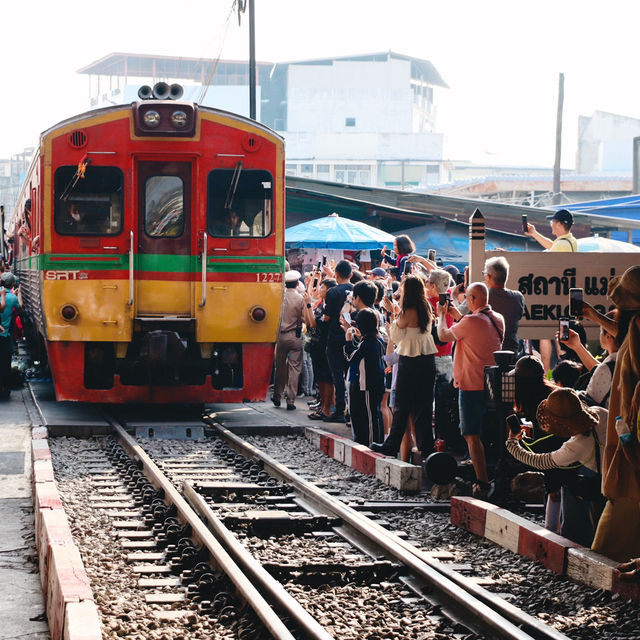 ตลาดร่มหุบ