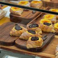 คาเฟ่สไตล์ฝรั่งเศส บรรยากาศกลางสวนสุดชิล #พัทยา 🥐