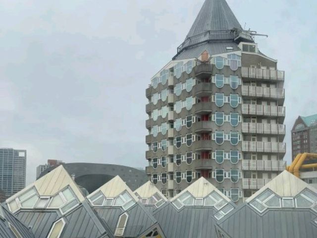 Cube Houses (Rotterdam)