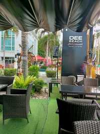 Dee Beach ริมหาดจอมเทียน