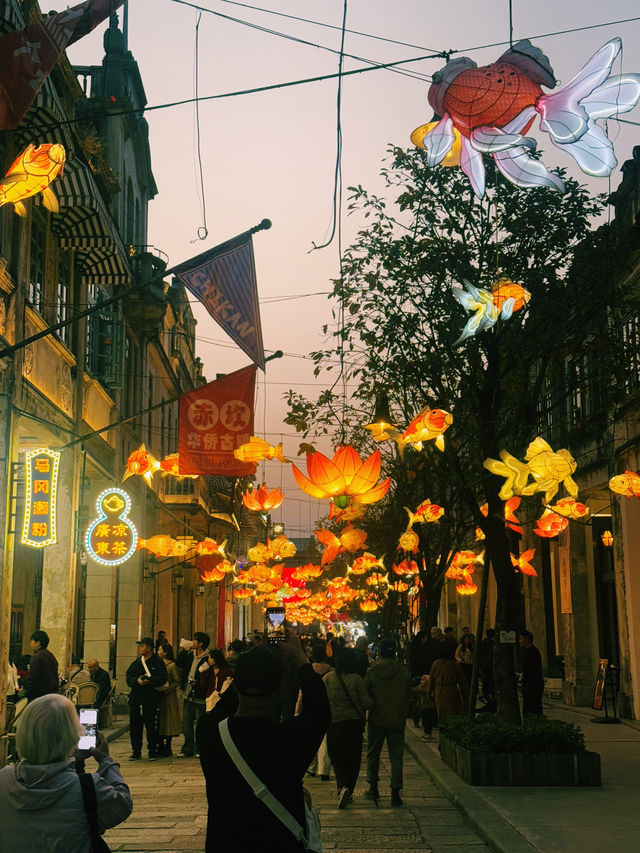 เมืองโบราณชื่อข่าน (赤坎古镇, Chikan Ancient Town) 🇨🇳