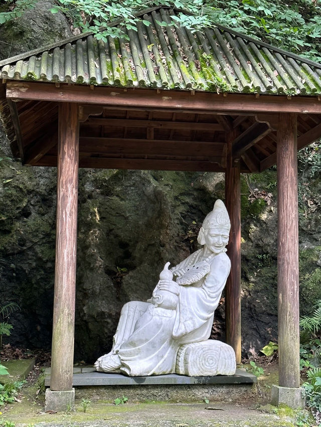 A Spiritual Journey to Nanping Wanzhong at West Lake