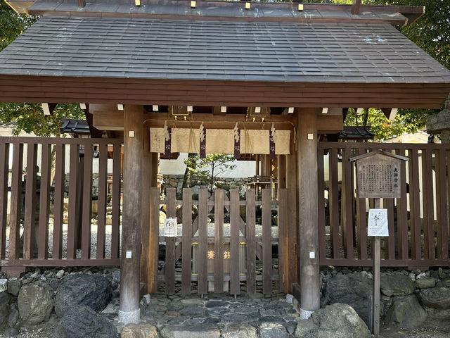 神聖與美麗的交融：探訪京都八坂神社的文化之旅