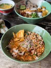 ก๋วยเตี๋ยวหมูต้มยำ ลาดพร้าว 71 หมูสับแน่น 