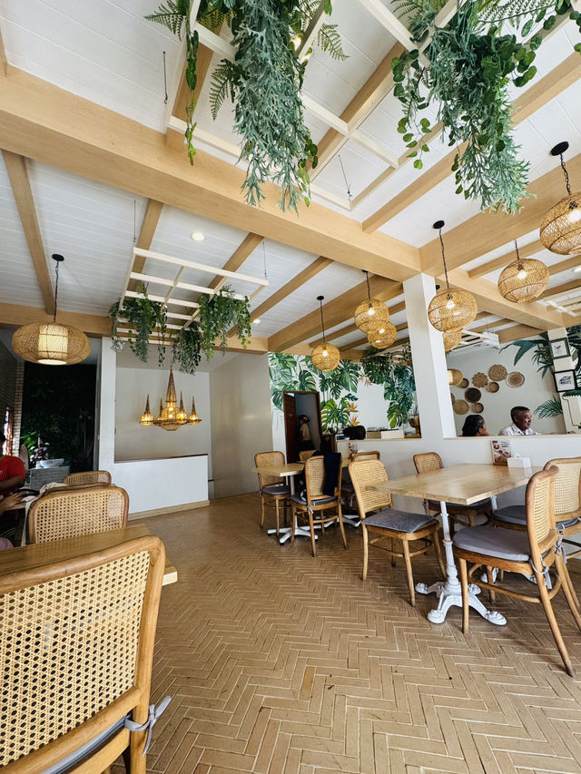ครบจบในร้านเดียว @Ligor Cafe หน้าวัดมหาธาตุ นครศรี