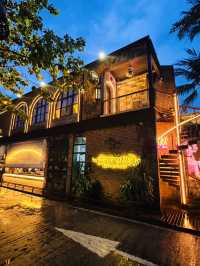 Beachside Dining Bliss: Coco Tams provides 
