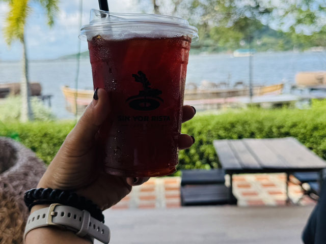 ซินยอริต้า คาเฟ่ & บาร์