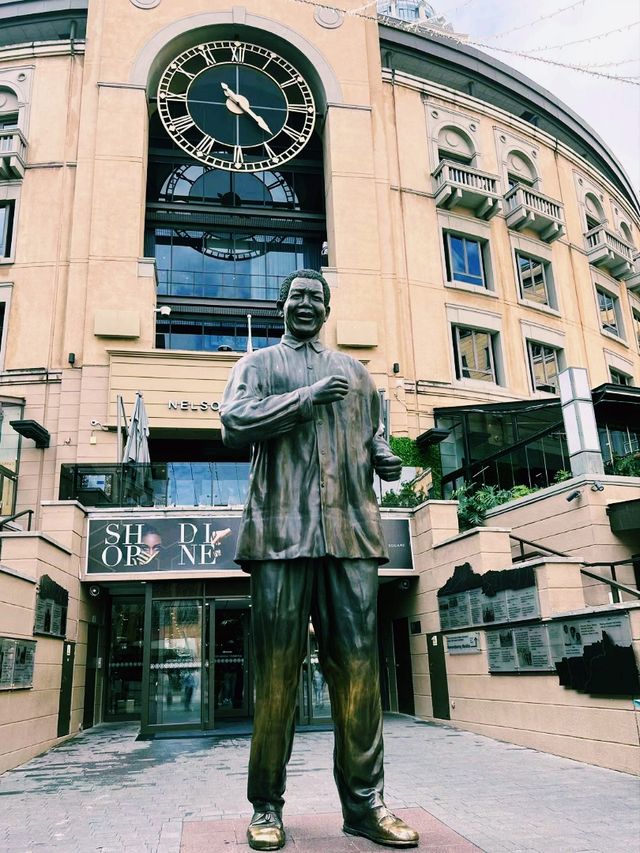 南非約翰內斯堡著名景點：Nelson Mandela Square曼德拉廣場，適合打卡拍照📸