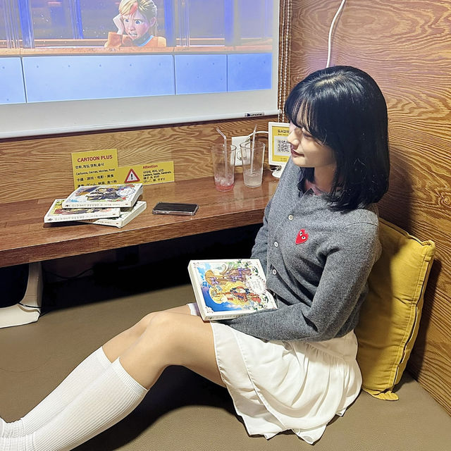 홍대 놀거리 추천 <카툰플러스 만화카페> 💛