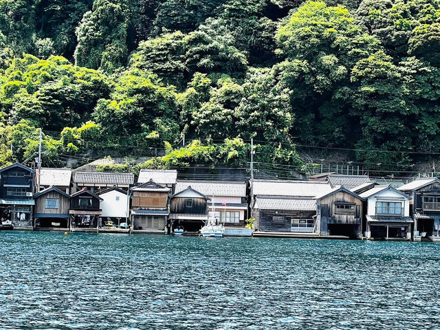 往伊根灣の海上列車 赤松號