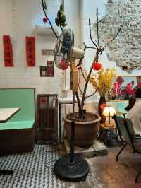 Local Comfort Food in a Retro Hideout