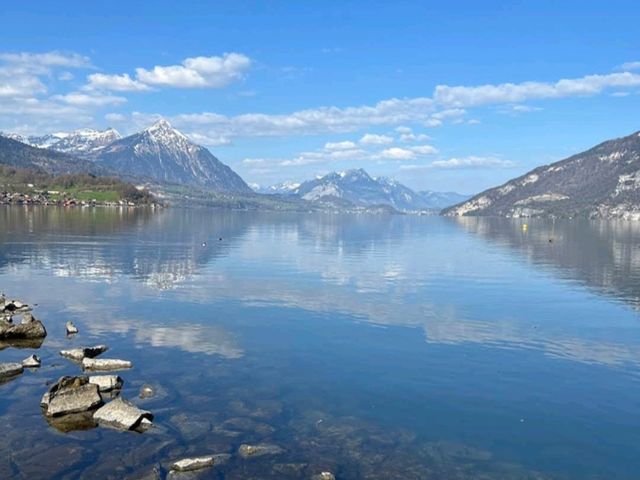 瑞士-圖恩湖，遊船欣賞湖畔風光和阿爾卑斯山