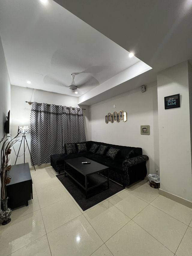 The Casa Noir Apartment | Cozy Two Bedroom Apartment | Safe & Secure