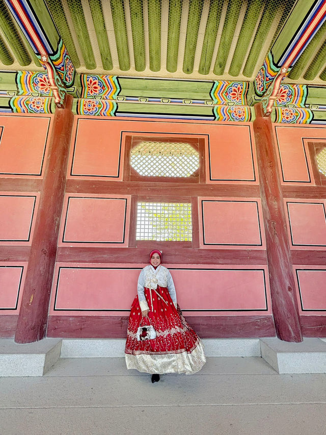 Wearing Hanbok Walk Around Gyeongbokgung Palace😍