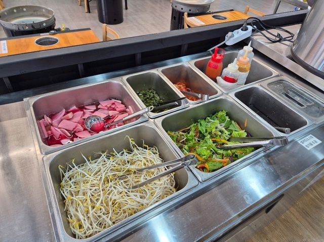 국물에 끓여먹는 물닭갈비 맛집