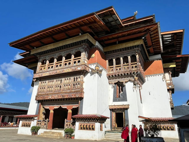 Phobjikha Valley – Blue Skies & Quiet Beauty 