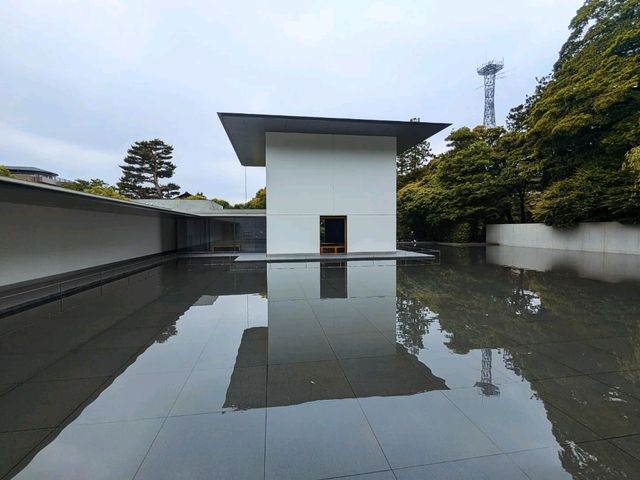 金澤 | 鈴木大拙館，位於市區內的深沉寂靜。