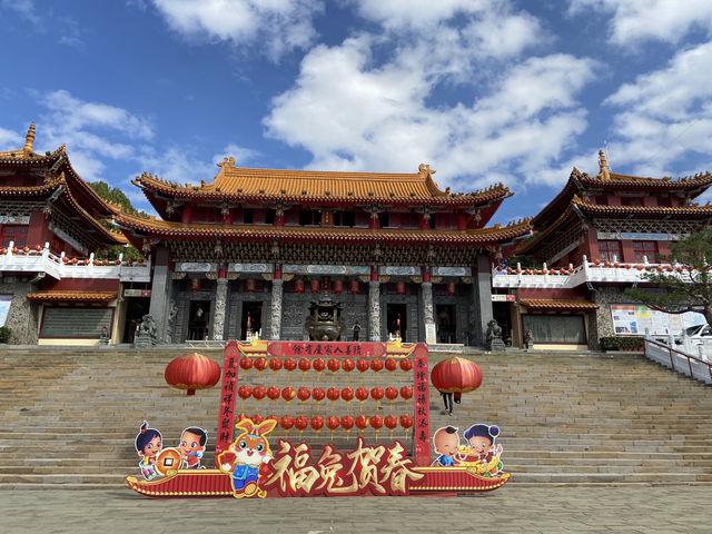 Wenwu Temple – วัดสวยริมทะเลสาบสุริยันจันทรา