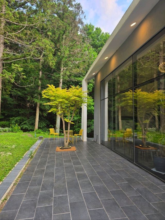 비밀스런 숲속 정원이 펼쳐지는 부산카페🌳