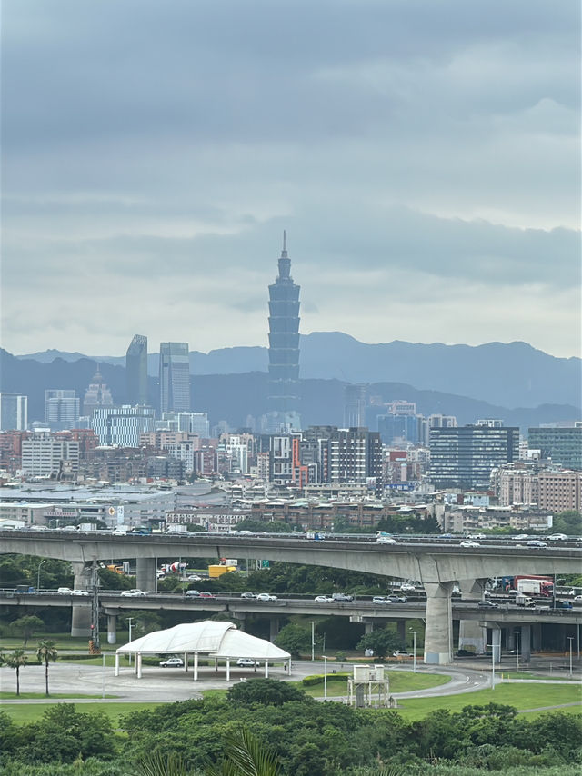 【圓山大飯店開箱｜帶孩子住進風水寶地，順便朝聖珍奶界的勞斯萊斯｜#珍妮游】