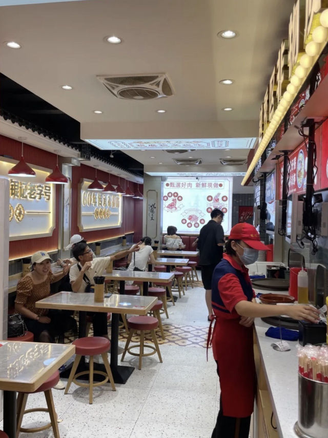 Guangzhou! A time-honored rice noodle roll (cheong fun) shop loved by locals!