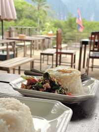 “พูม่าย คาเฟ่” คาเฟ่ที่วิวสวยที่สุดในวังเวียง