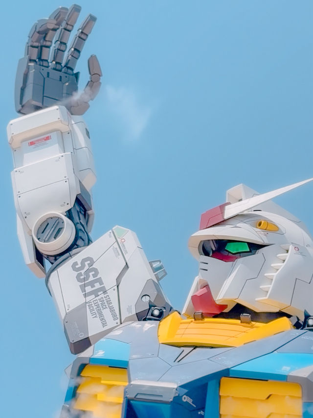 【大阪・万博】ミャクミャクを見守るガンダム様💙❤️