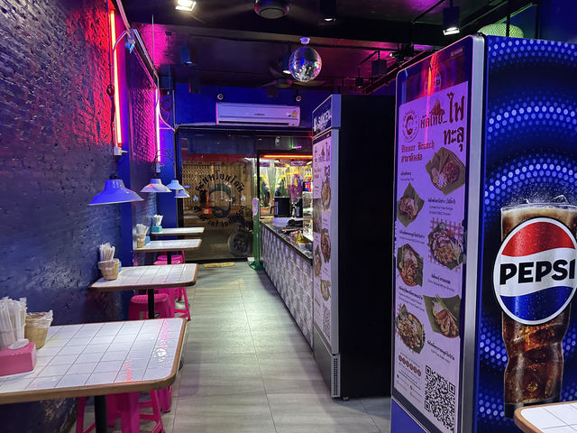  【パッタイ ファイタルー｜ミシュラン常連！行列必至の本格パッタイ専門店】  