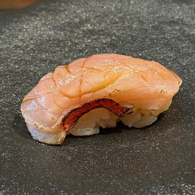 🐟✨ เณือปลา Omakase – โอมากาเสะสไตล์ใต้ในเมืองสุรา