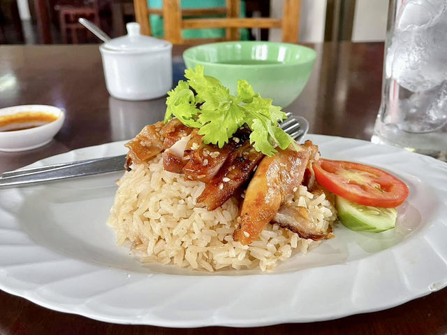 🌟ข้าวมันไก่น้ำจิ้มสูตรโบราณ ร้านอร่อยต้องลอง