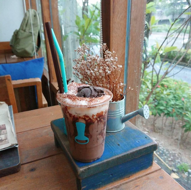 Bluetamp cafe ☕️🍰 คาเฟ่ที่ช็อกโกแลตอร่อยมากกกก