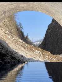 🌌自然とアートが融合する「清津峡渓谷トンネル」で幻想の旅へ