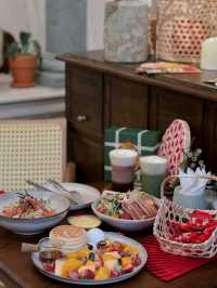 Hanoi’s café and dining