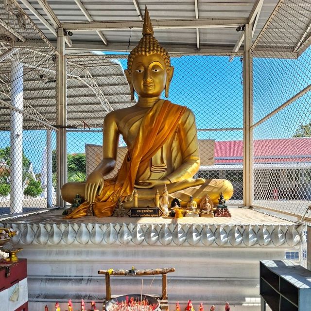 สักการะพระพุทธยมโลกและชมจิตรกรรมฝาผนัง