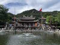 Nanputuo Temple: Where Incense Meets Instagram (And Your Calm Finds You)"** 🏯