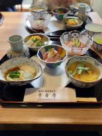 【奈良・三輪】色とりどりの手延べ素麺で味わう三輪の四季「千寿亭」
