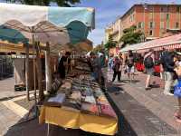 【Marché aux Fleurs – Cours Saleya|ニース旧市街に咲く“花と食の色彩広場”】