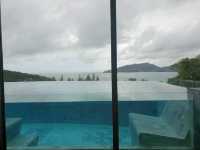 Crest  Pool Villas Phuket พูลวิลล่าวิวพาโนรามา
