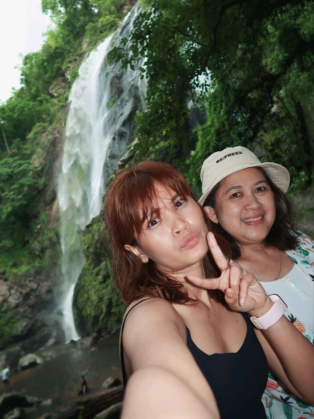 หนีเมืองกรุงมาฮีลใจที่ "น้ำตกคลองลาน" จ.กำแพงเพชร