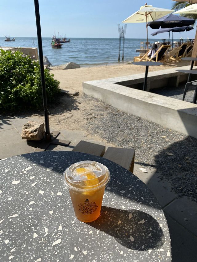 บางแสนก็แค่ปากซอย ไม่มีรถก็เที่ยวได้! 🌊🐠🦀