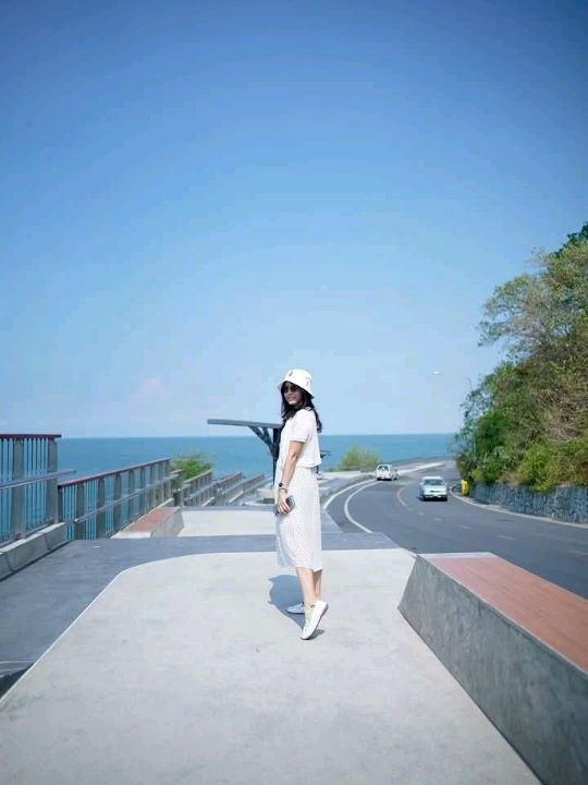 Burgundy คาเฟ่และที่พักบนเขาสามมุข